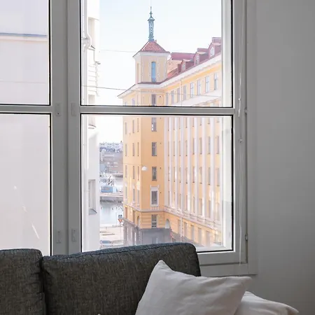 Modern 1br With Balcony At Centre * Helsinki
