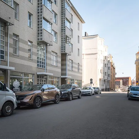 Modern 1br With Balcony At Centre *