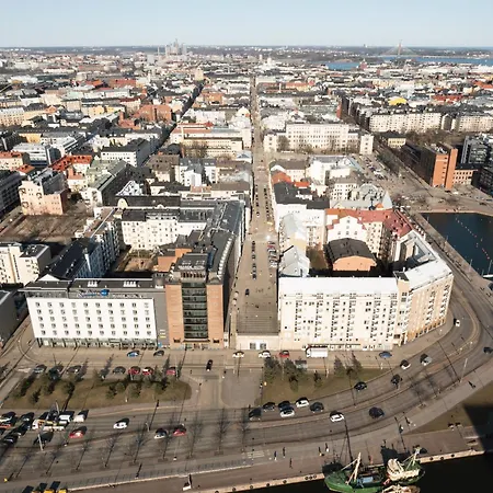 1br With Balcony Next To The Sea