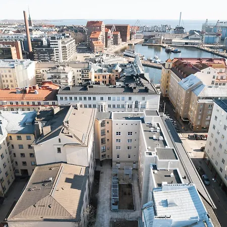 1br With Balcony Next To The Sea شقة *